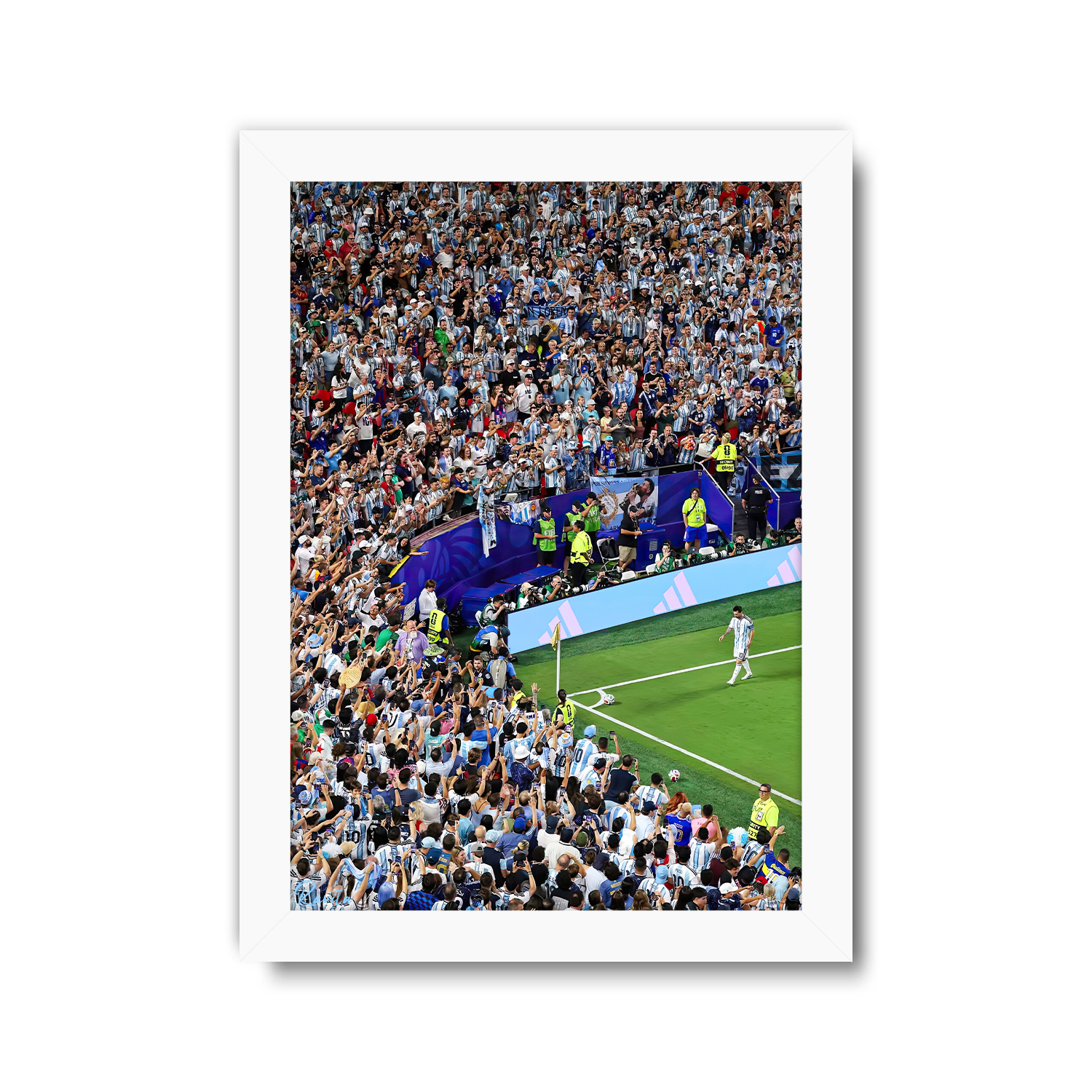 تابلو تکی راویتا طرح مسی و تماشاگران - Messi کد 3885 تابلو تکی راویتا طرح مسی و تماشاگران - Messi کد 3885